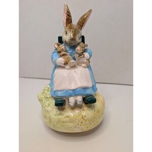 Schmid Beatrix Potter Mrs. Rabbit Music Box Figurine Chair w/ Babies Works